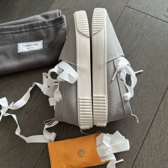 Thom Browne Women’s Grosgrain-trimmed canvas sneakers - Picture 6 of 8